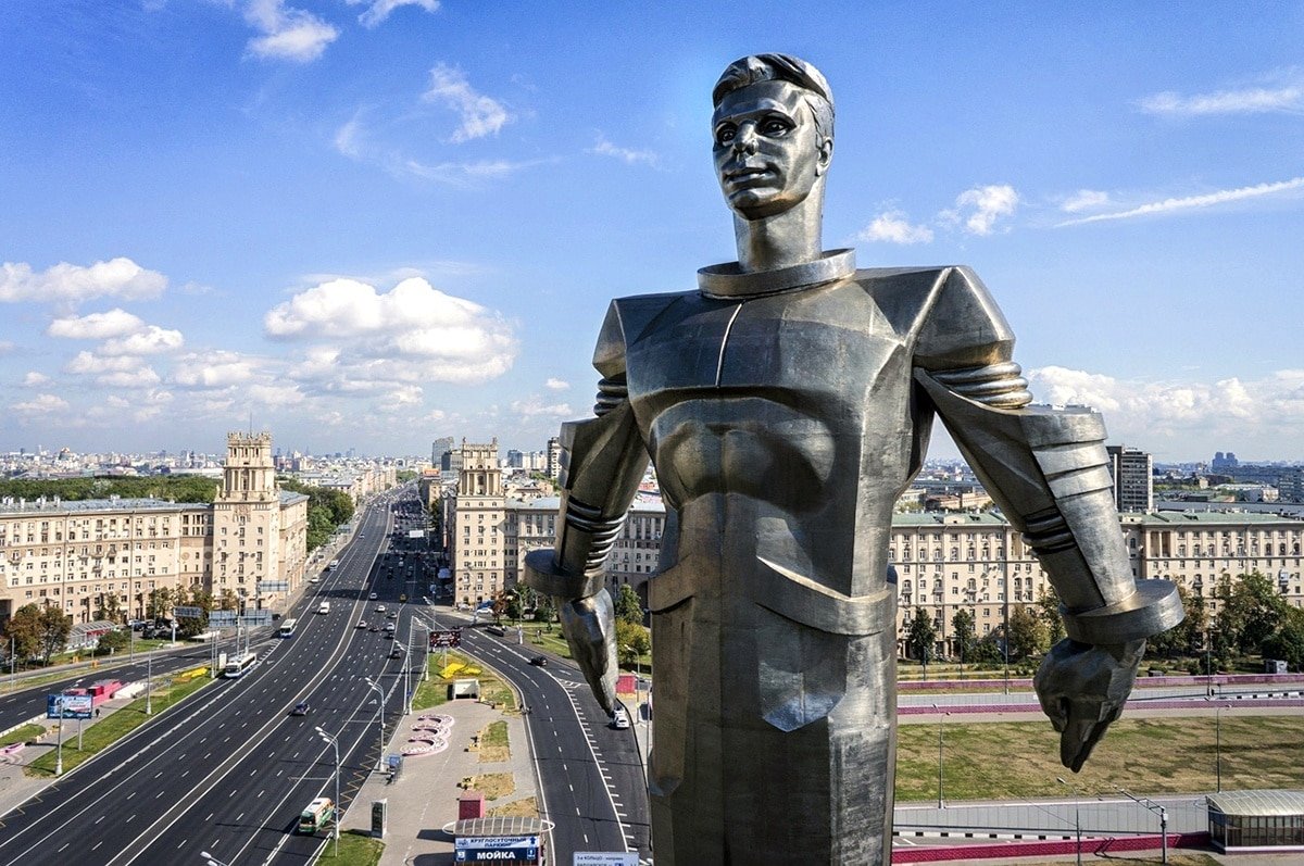 Памятник Гагарину на Ленинском проспекте