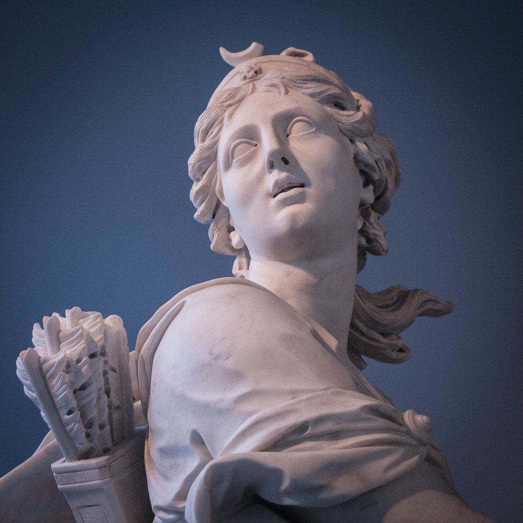 Diane chasseresse Statue