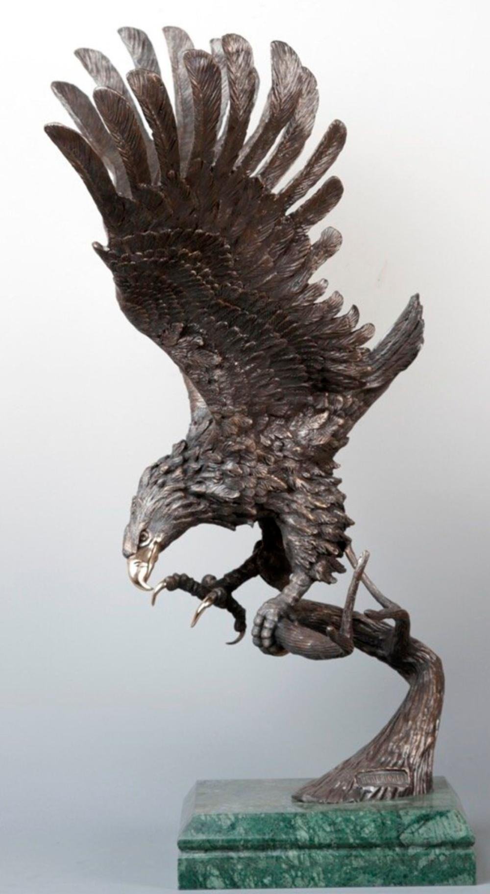 Скульптура "орёл" (the Sculpture "Eagle") орёл, Россия - Опи
