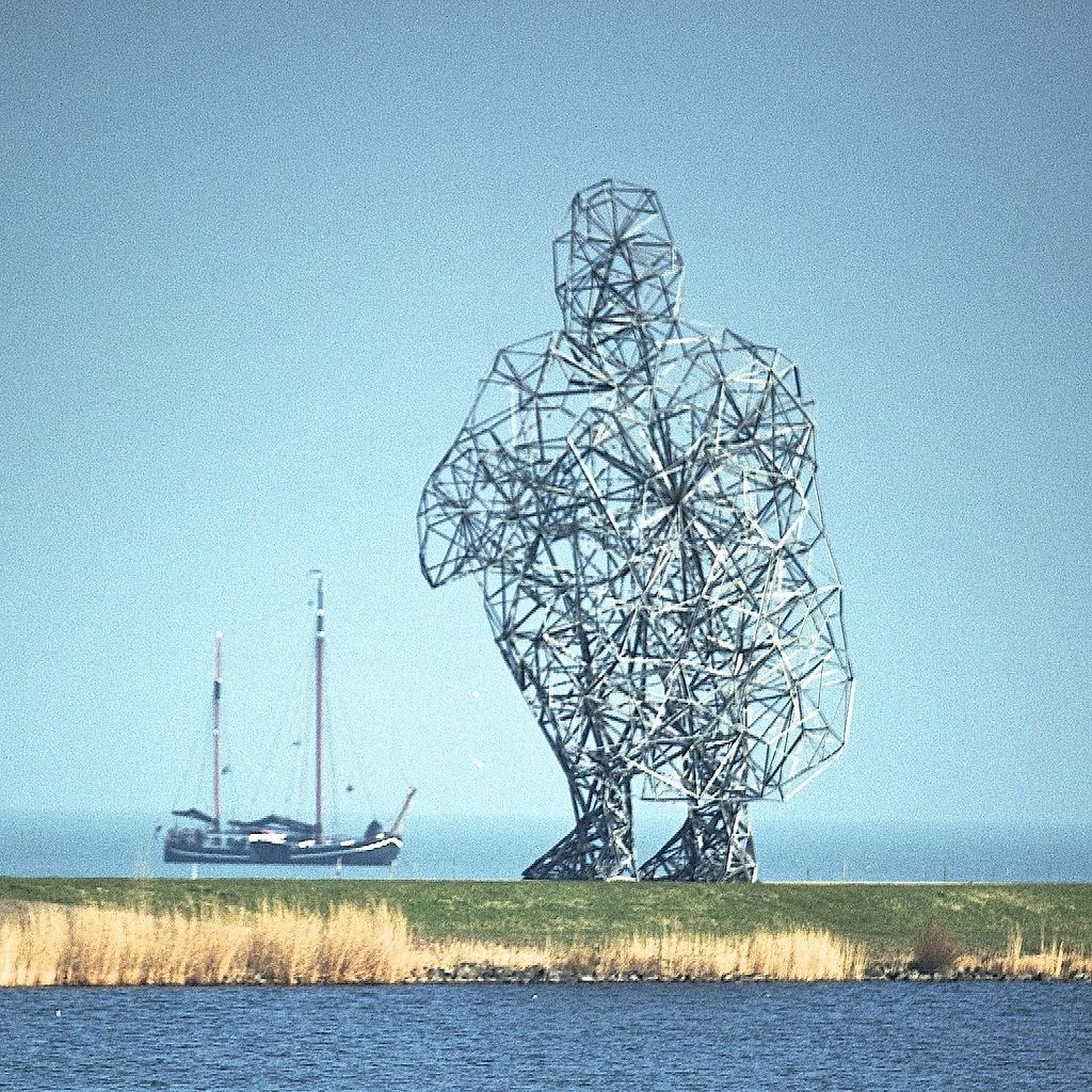 Энтони Громли