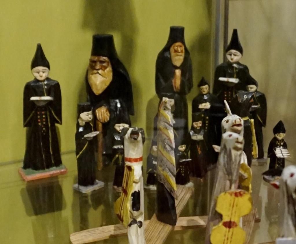 Сергиевская деревянная игрушка