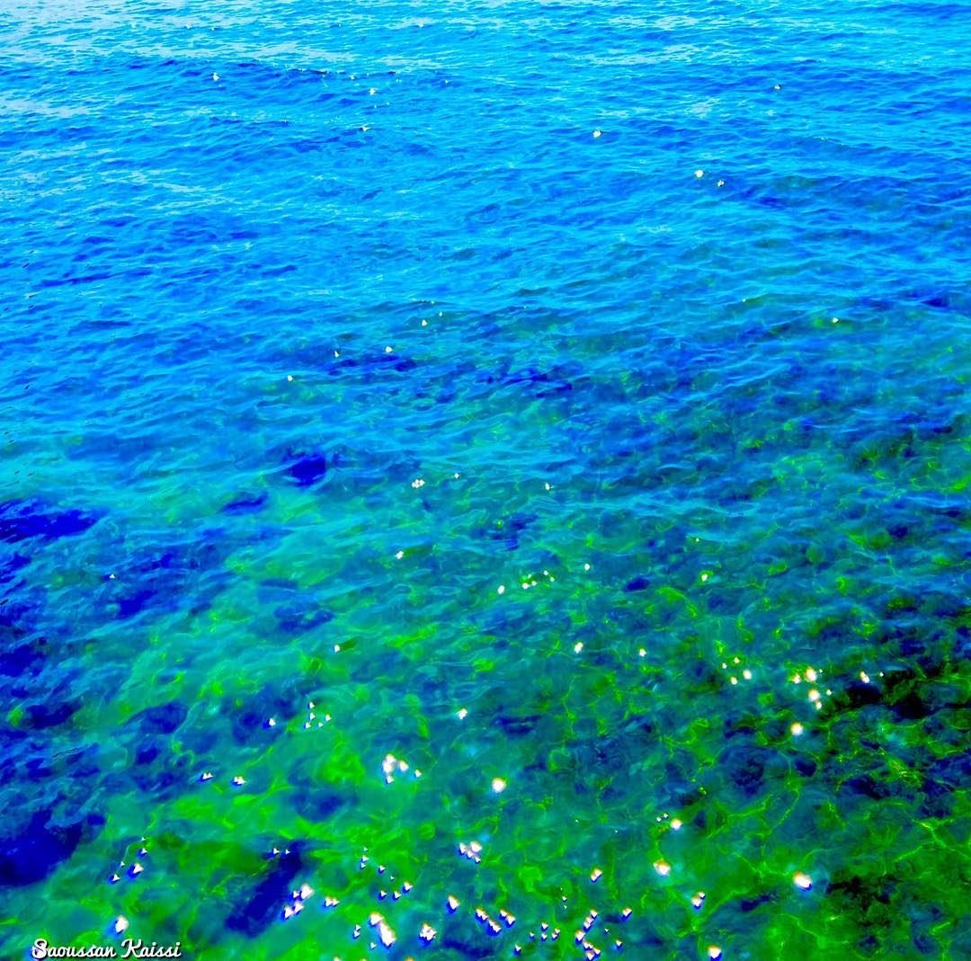 Зелено голубое море