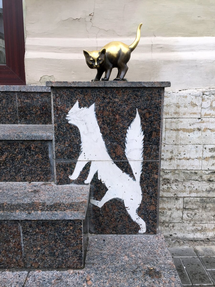 Памятник коту Фунтику в Санкт-Петербурге