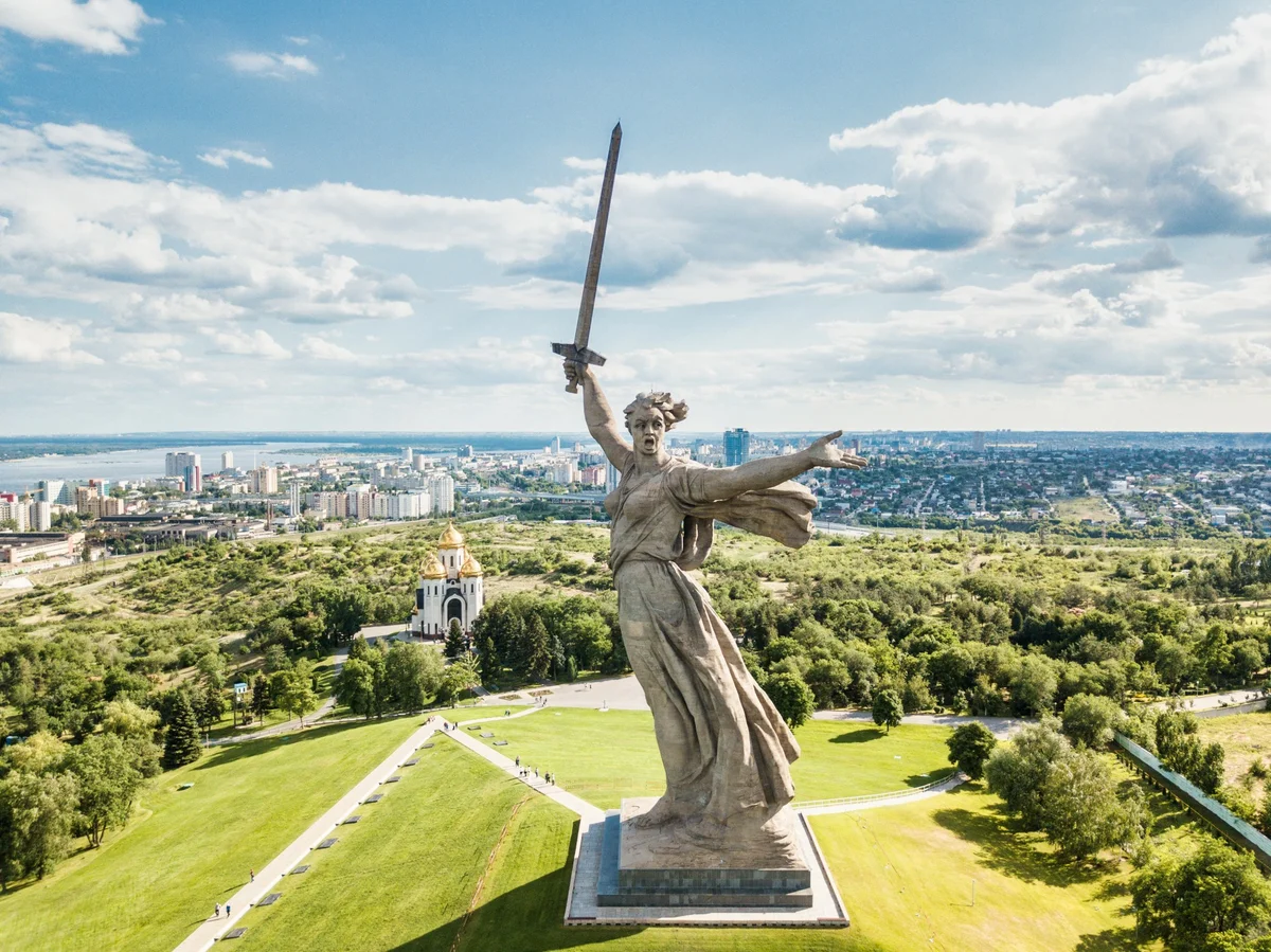 Монумент Родина мать в Волгограде