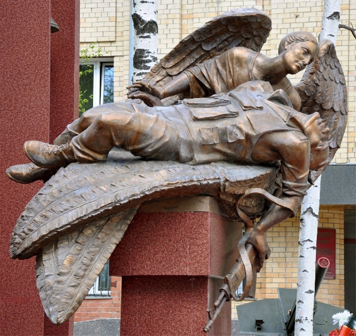 Памятник Вечная память воинам Югры Ханты-Мансийске