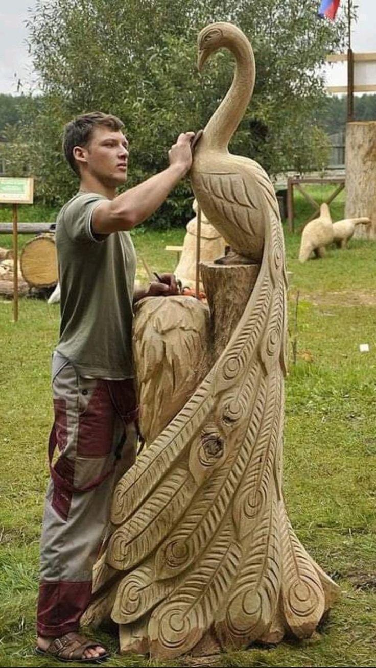 Скульптура из дерева