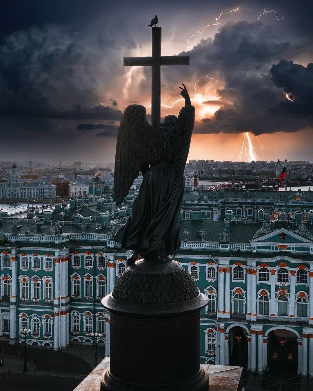 Исаакиевский собор крест