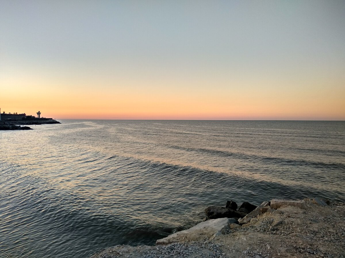 Голубой залив азовское море