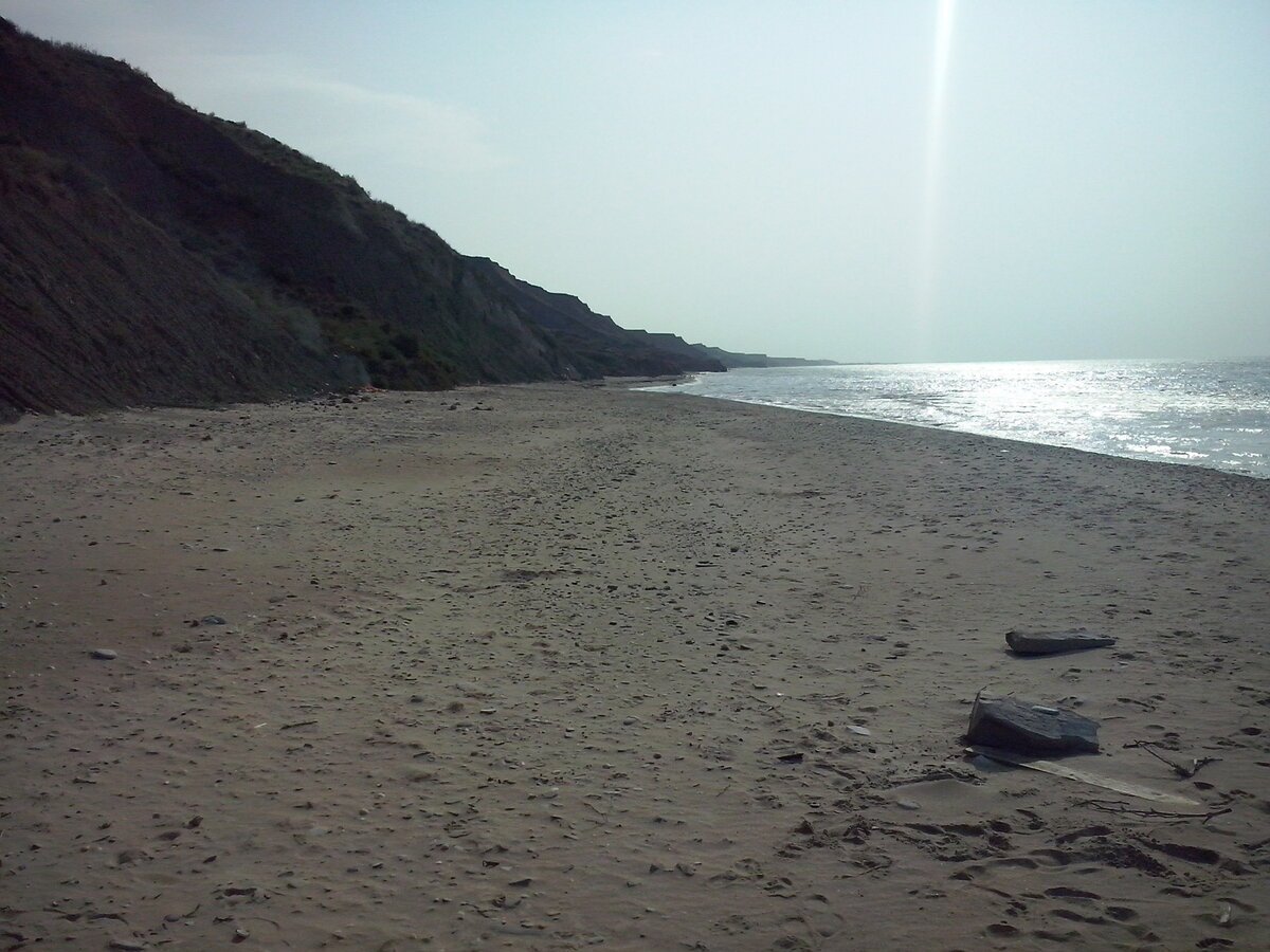Пустой пляж черное море