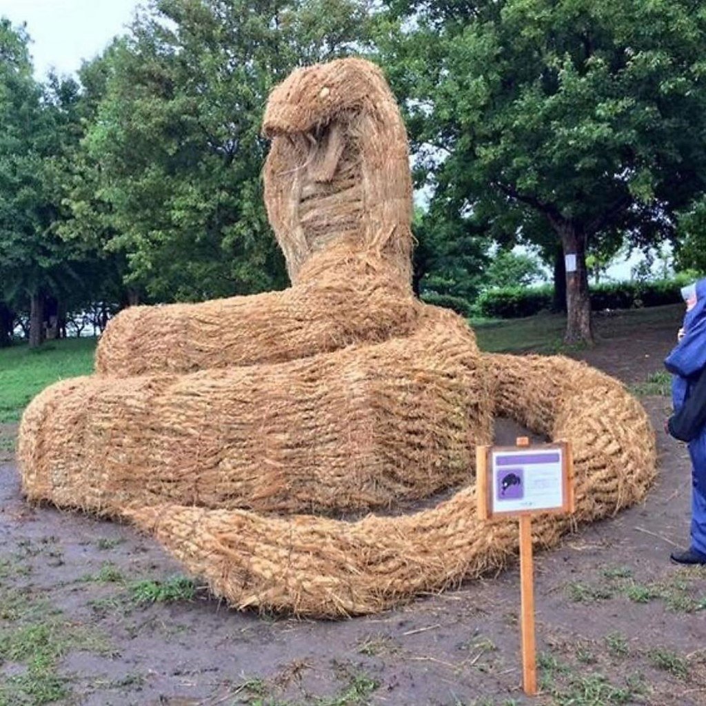 Скульптуры из сена