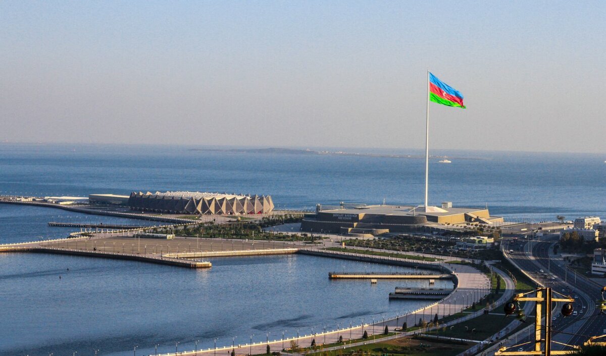 Баку берег Каспия
