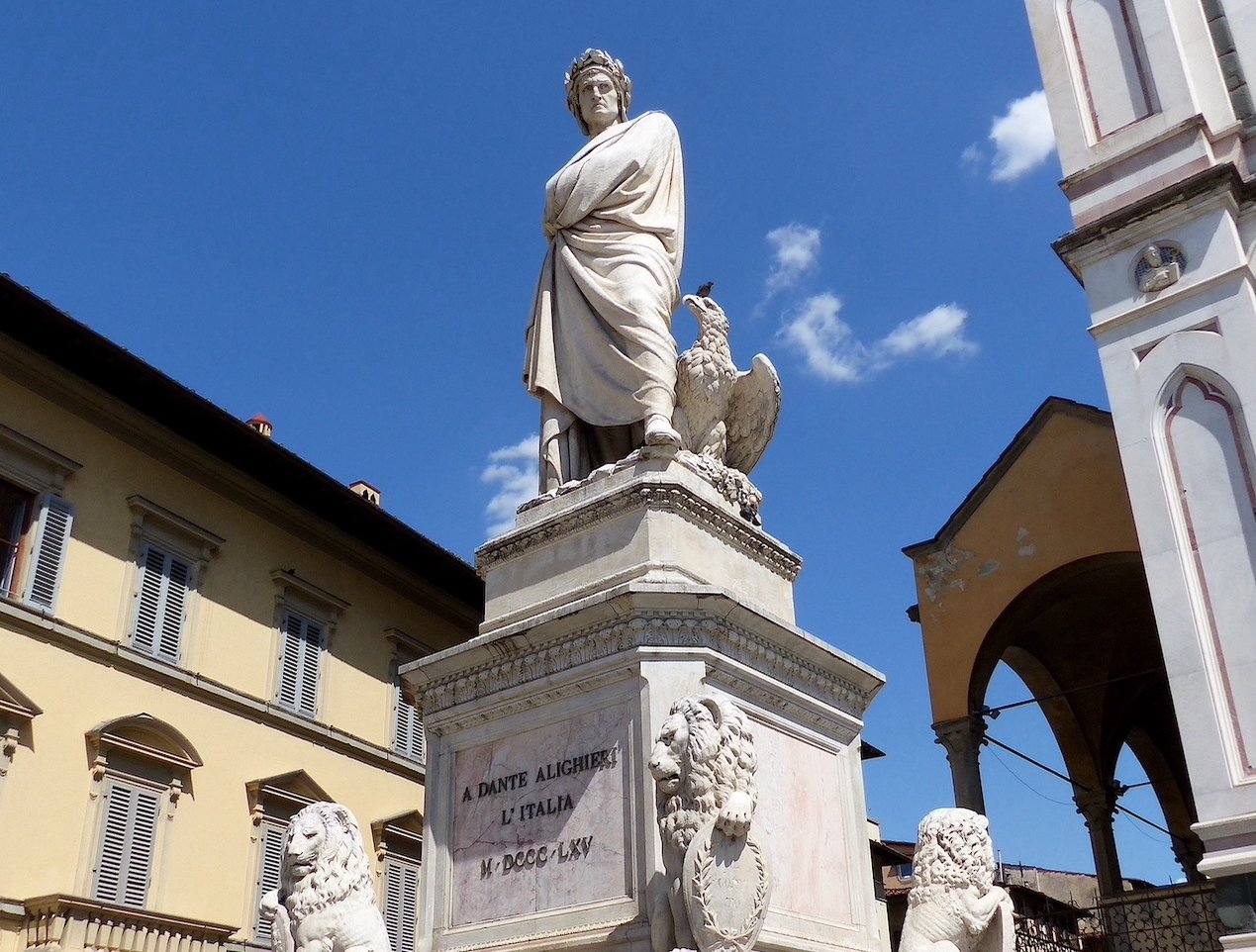 Флоренция данте. Памятник Данте во Флоренции. Памятник Данте на площади Санта-Кроче. Памятник Данте у Санта Кроче. Памятник Микеланджело во Флоренции.