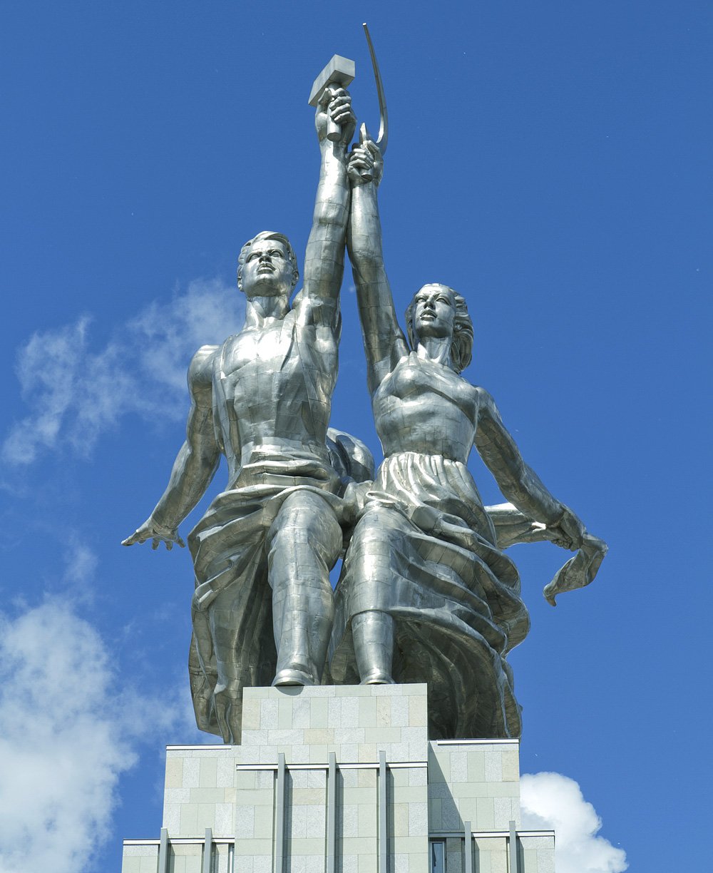 Скульптура рабочий и колхозница 1937 г Вера Мухина