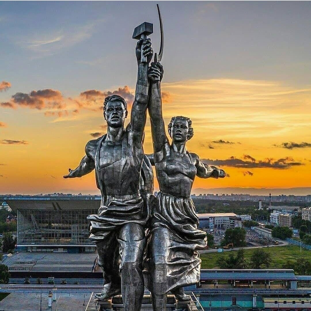 Вера Мухина рабочий и колхозница
