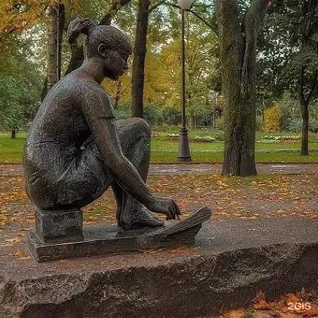 Памятник девочке в Санкт-Петербурге