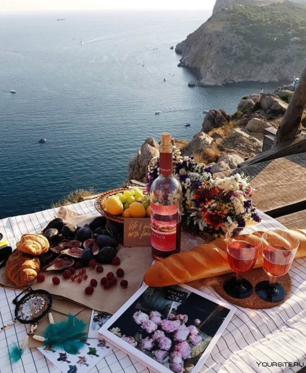 Шашлык на берегу моря