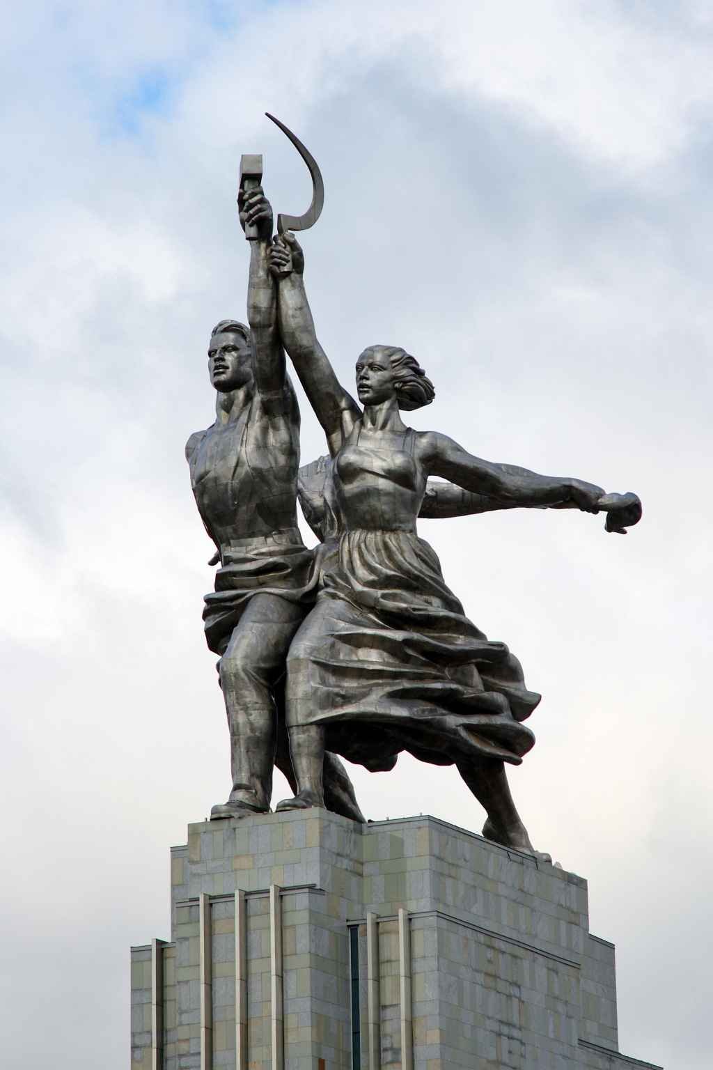 В. Мухина. Рабочий и колхозница. (Москва, 1937 г.)