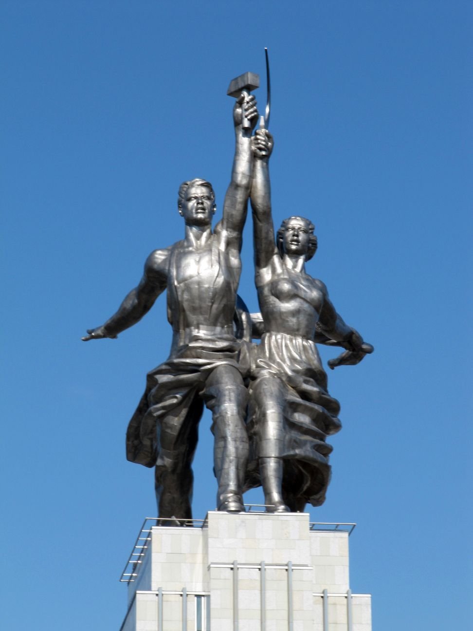 ВДНХ Мухина рабочий и колхозница