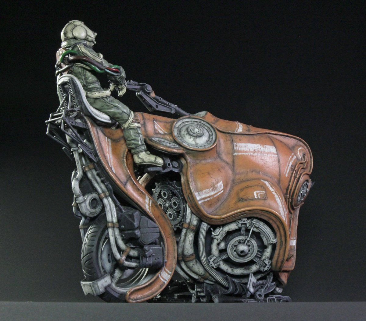 Книга фантастика скульптор