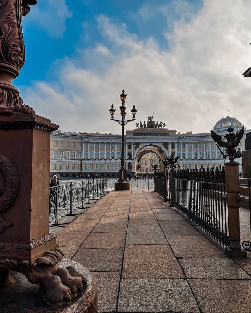 Дворцовая площадь в Санкт-Петербурге фото