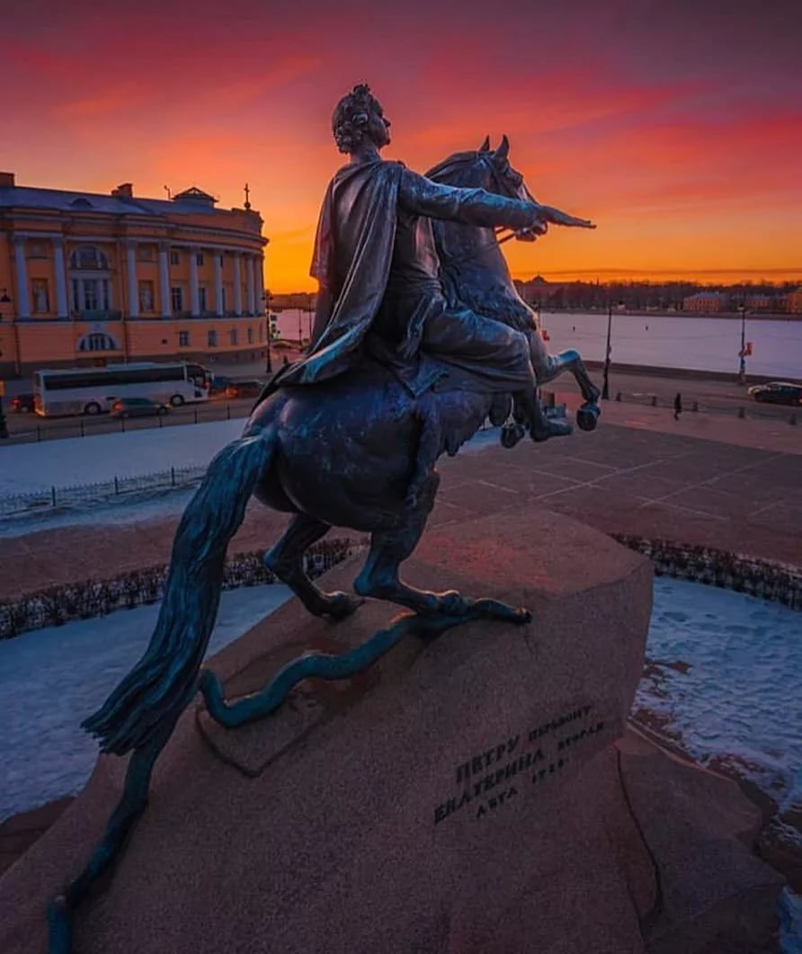 Медный всадник памятник Петру 1