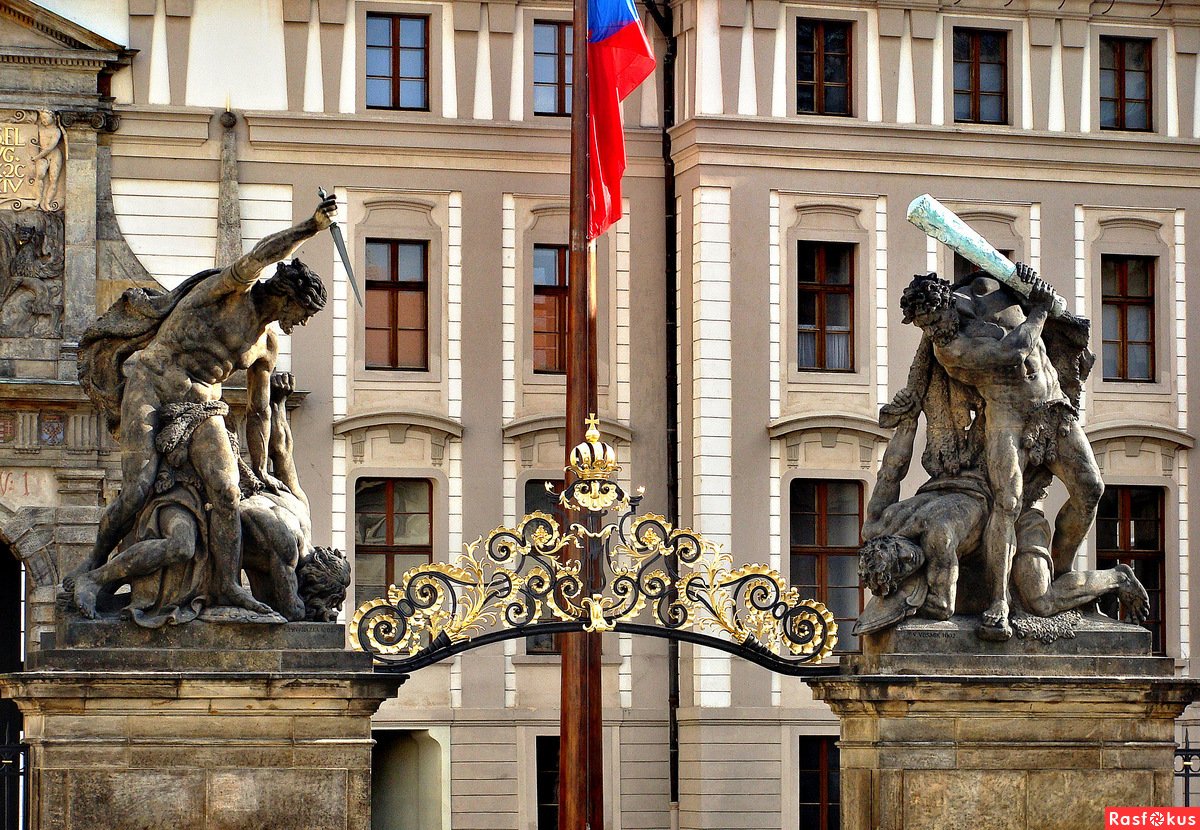 Пражский град статуи