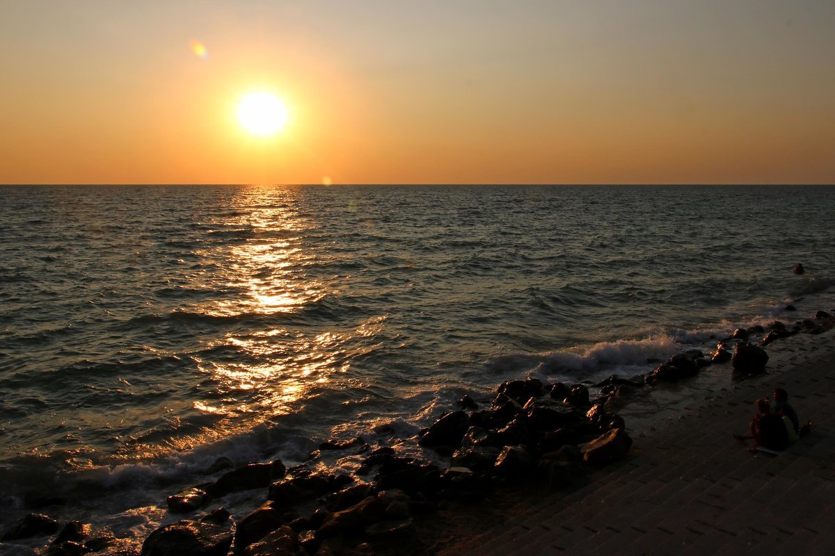Рассвет Анапа е черное море