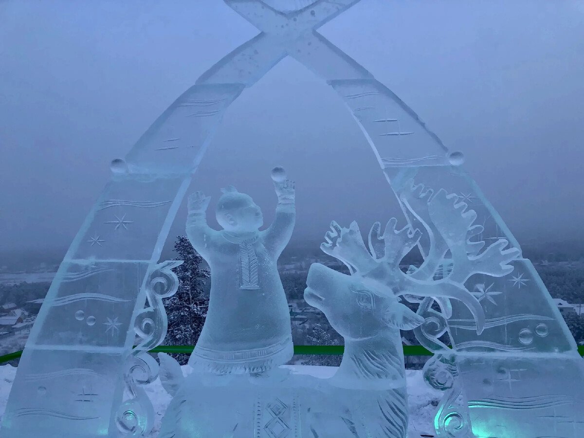 Ледяные скульптуры в Якутии
