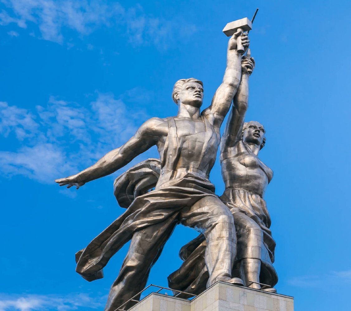 Скульптура Мухиной рабочий и колхозница