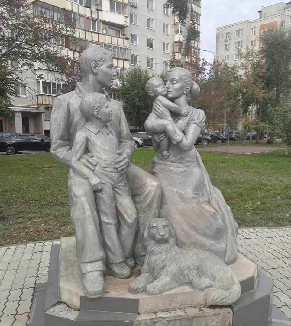 Скульптура семья Великий Новгород