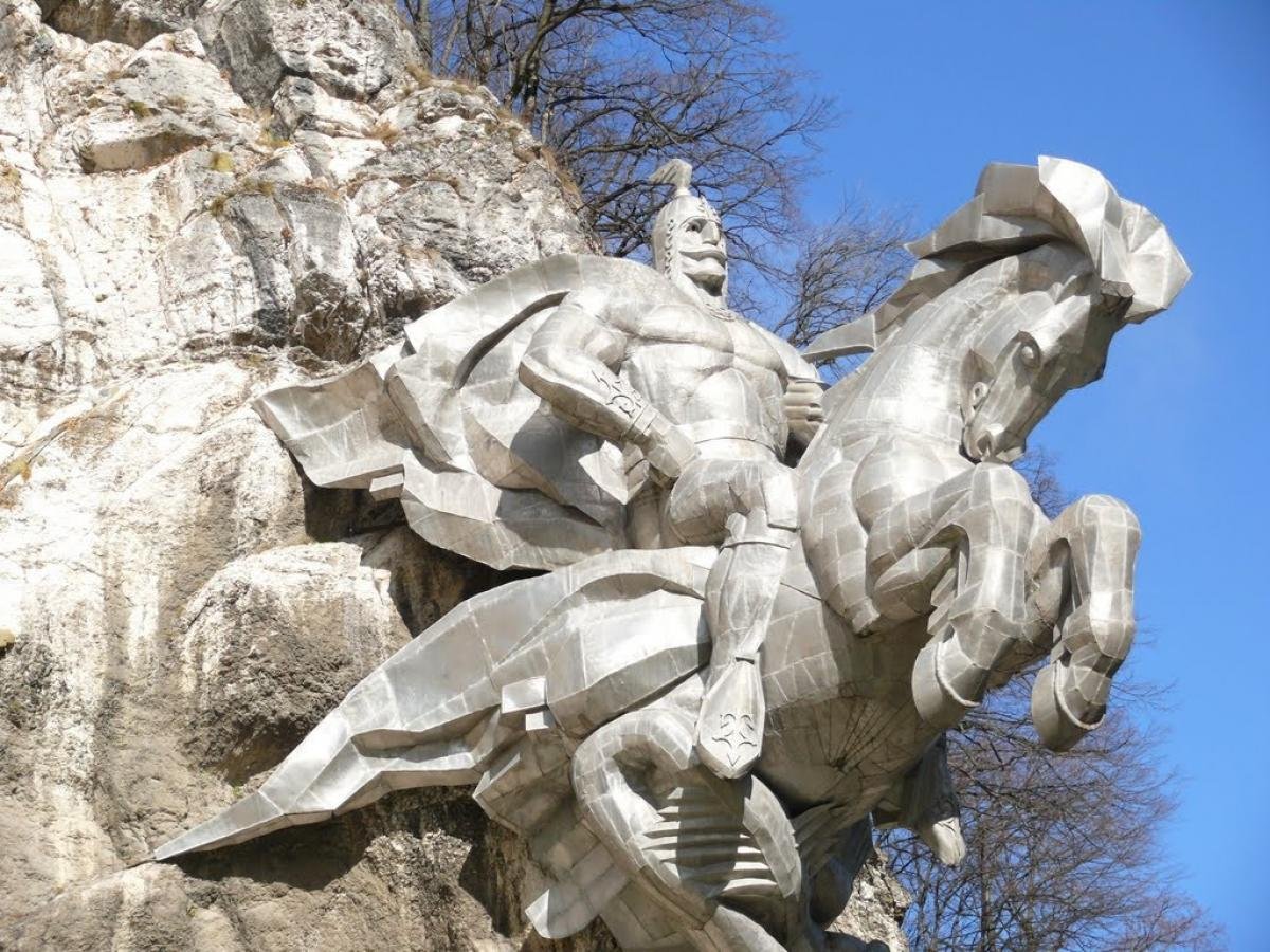 Северная Осетия памятник Уастырджи