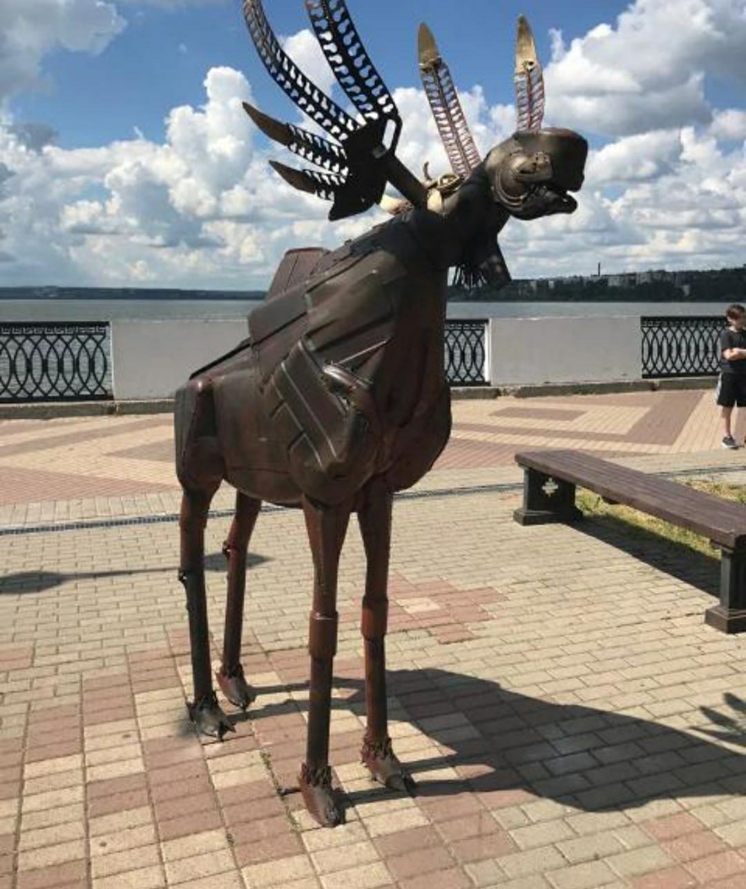 Статуя Ижевский Лось