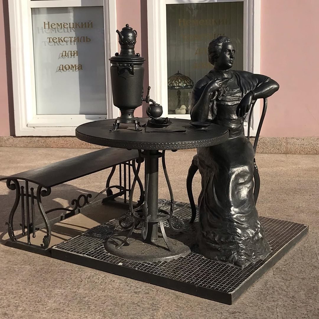 Необычные бронзовые скульптуры в Нижнем Новгороде