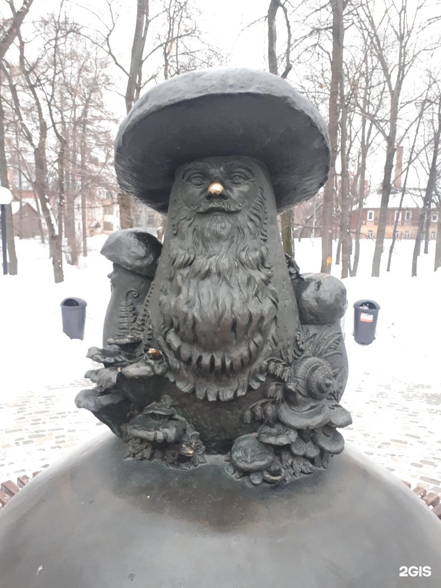 Памятник грибы с глазами в Рязани