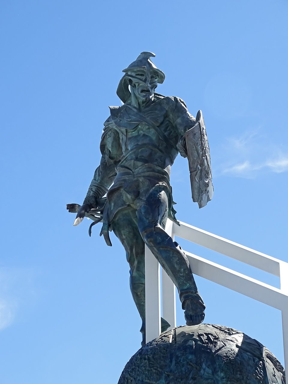 Гладиатор хиларий памятник