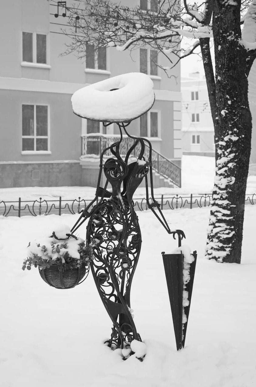 Гатчина незнакомка скульптура