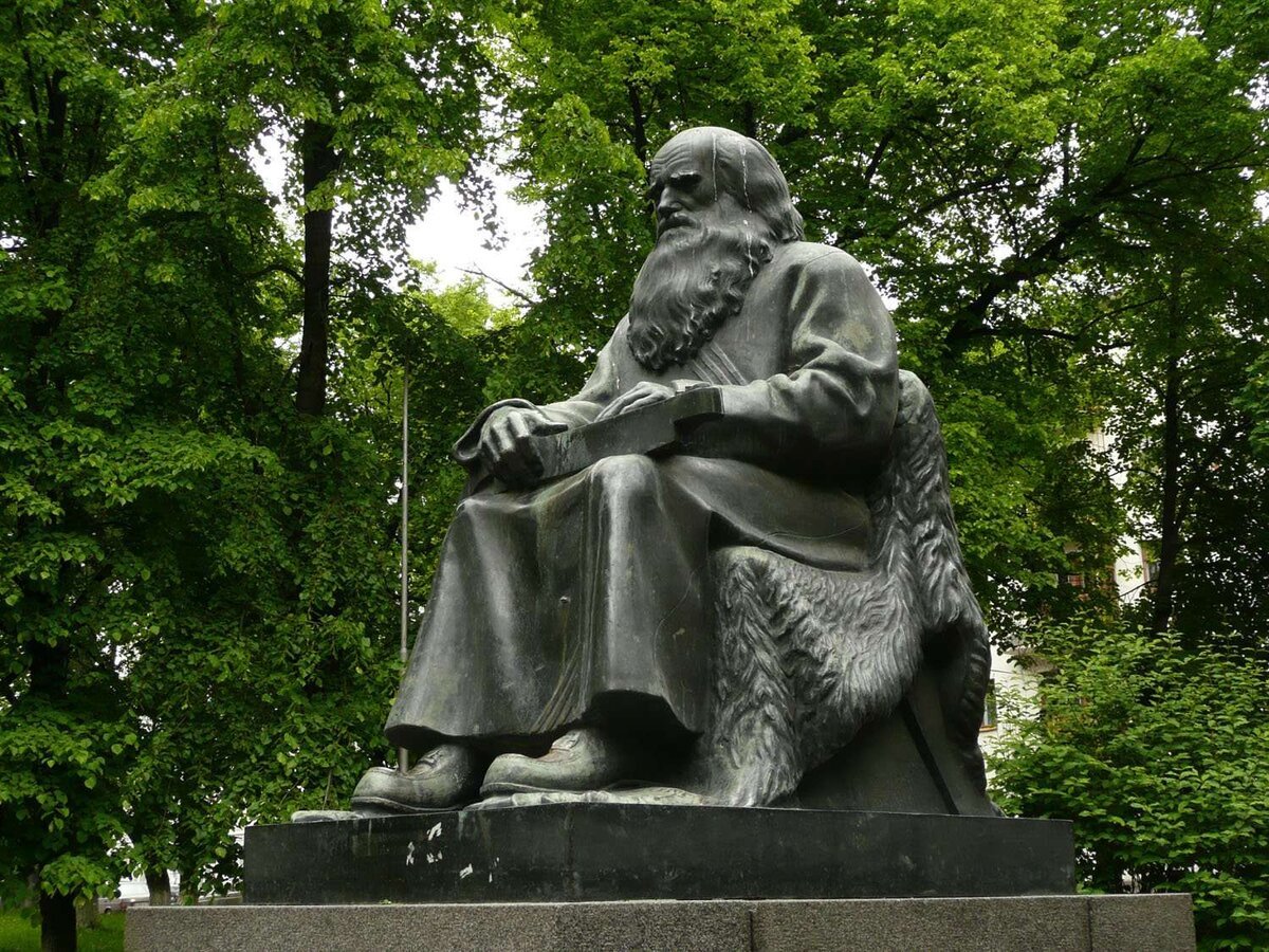 Памятник рунопевцу Карелия