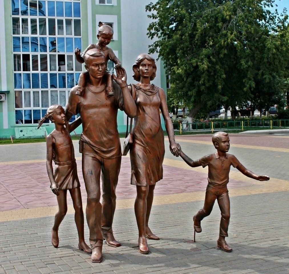 Памятник семье Саранск
