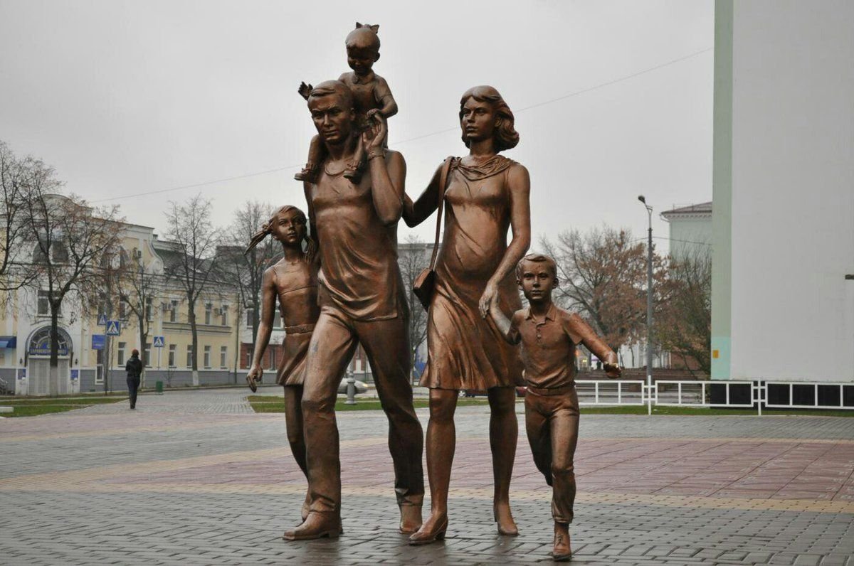Памятник семье Саранск