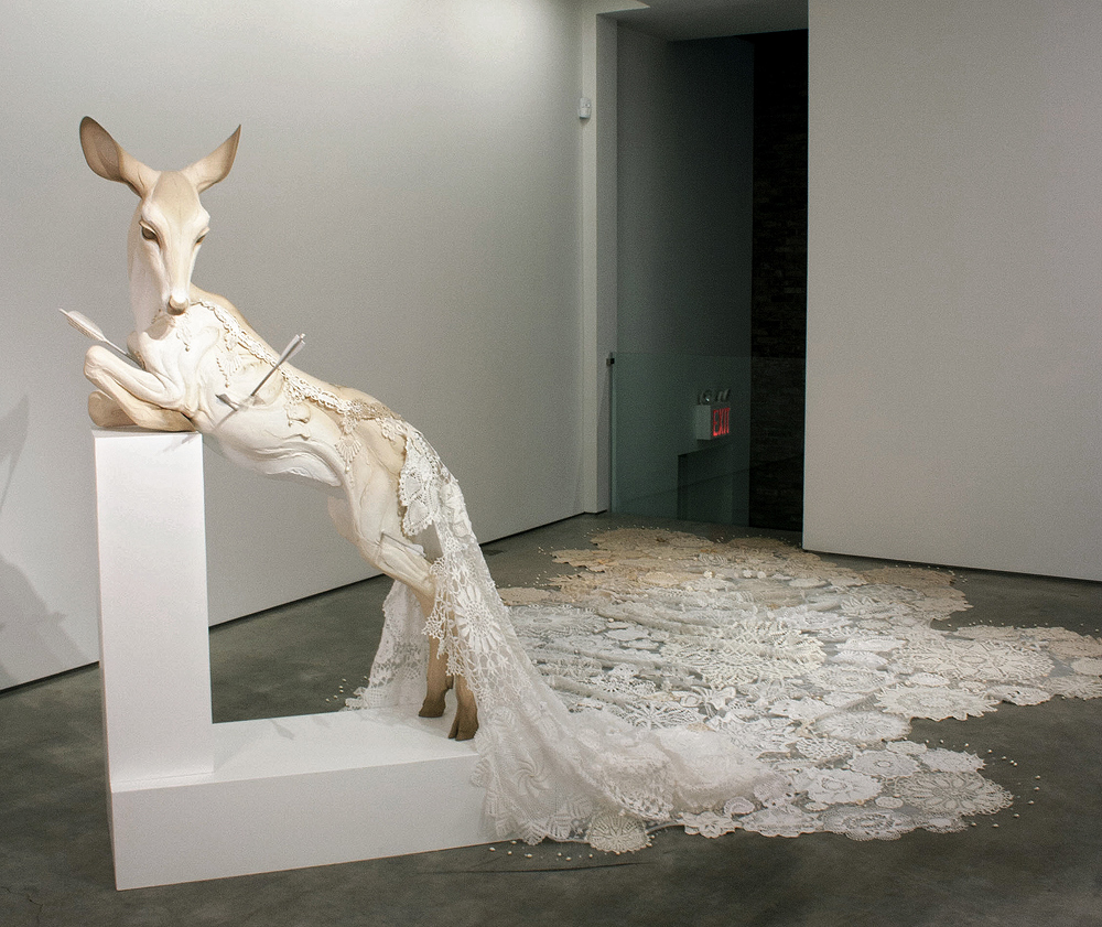 Скульптор Beth Cavener