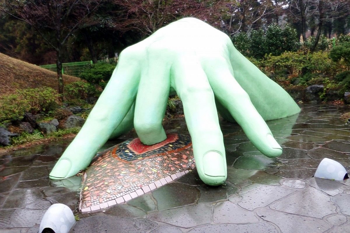 Странные скульптуры в Юж Корее