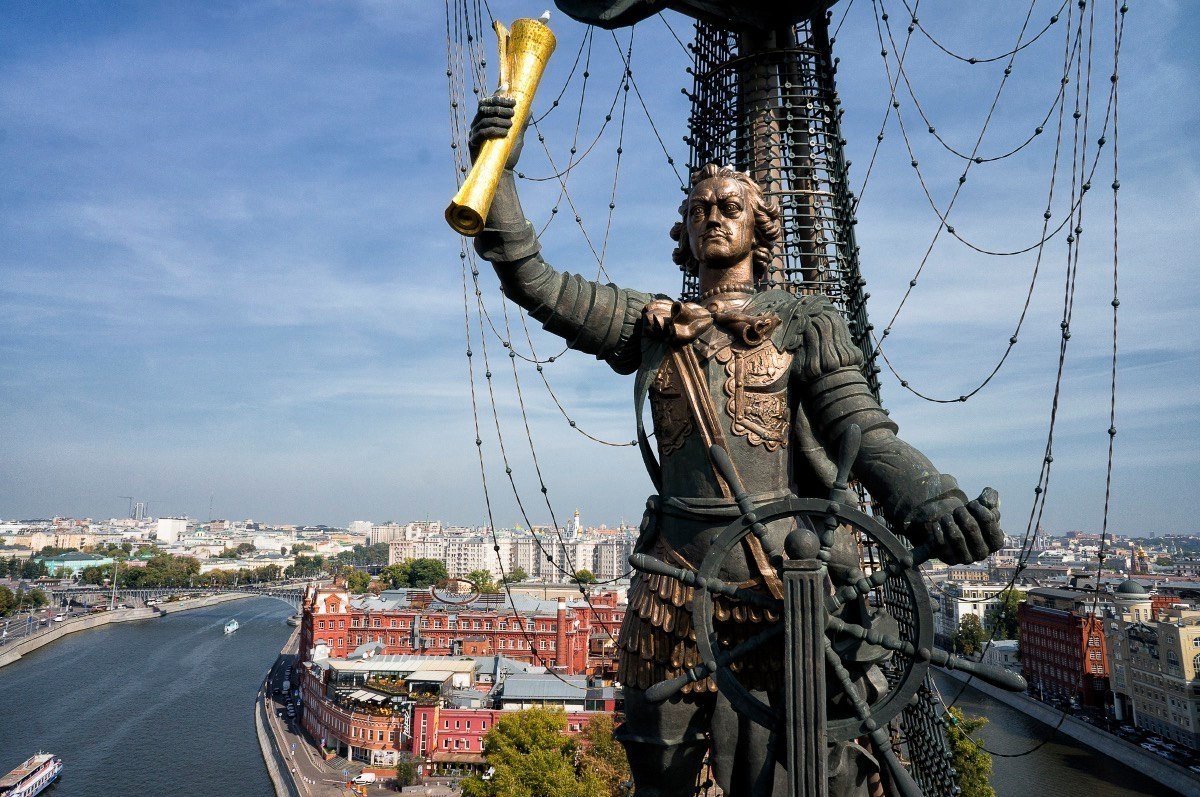 Скульптура Петра 1 Церетели в Москве