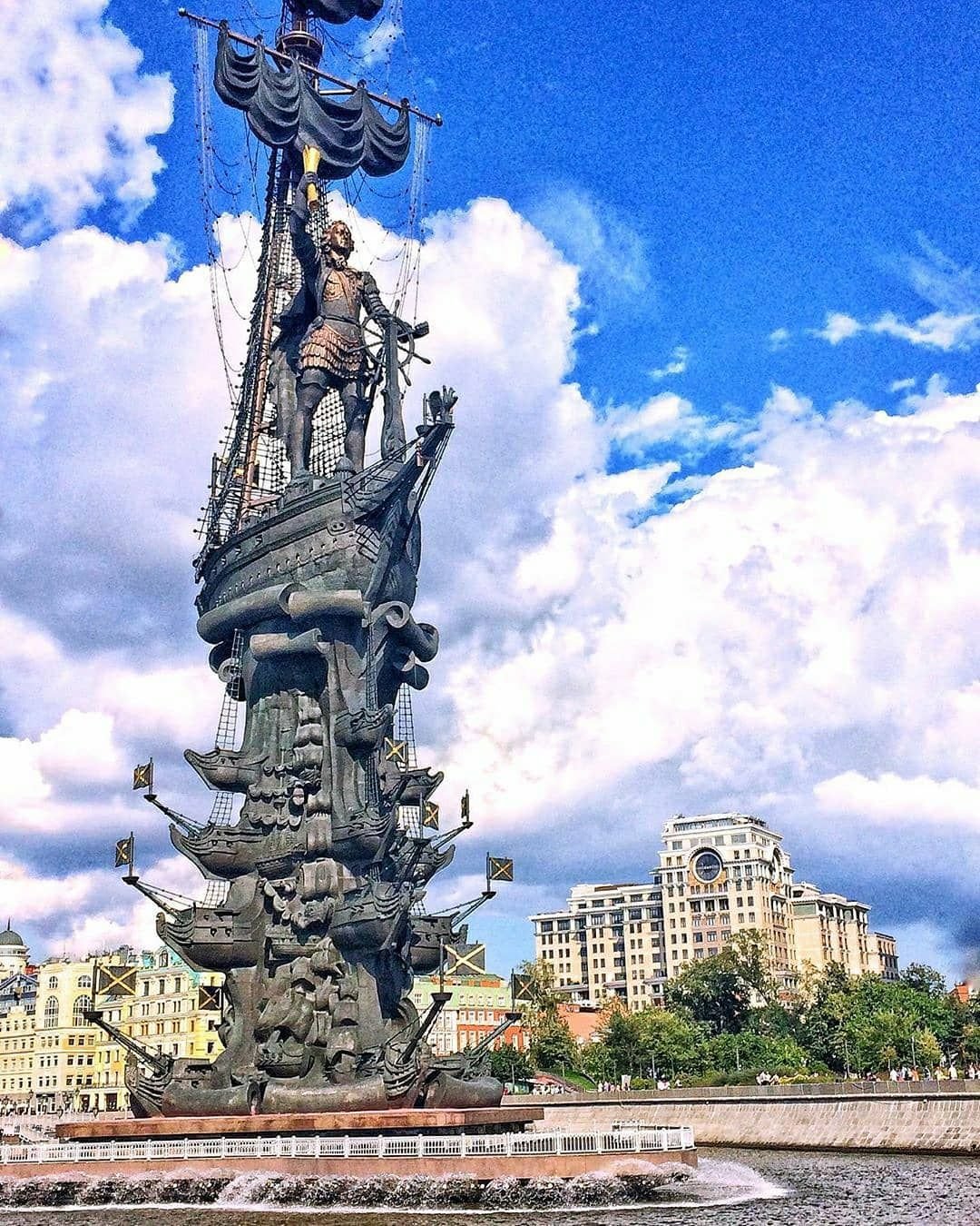 Памятник Колумбу в Москве
