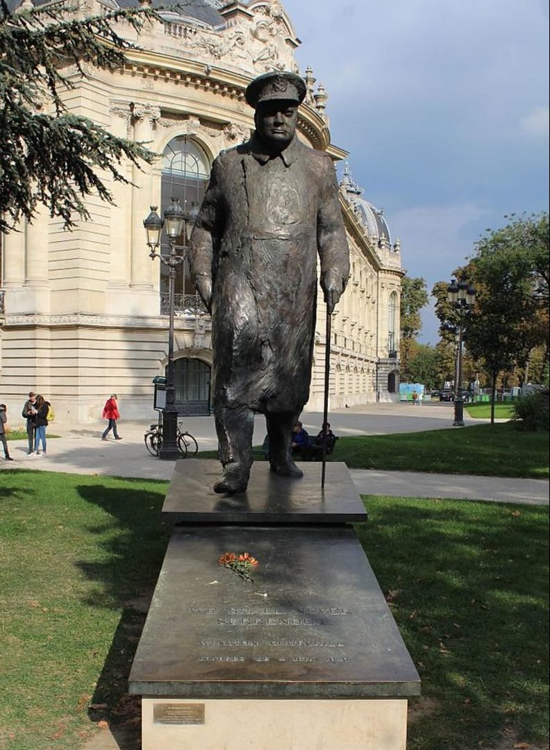 Черчилль в Париже