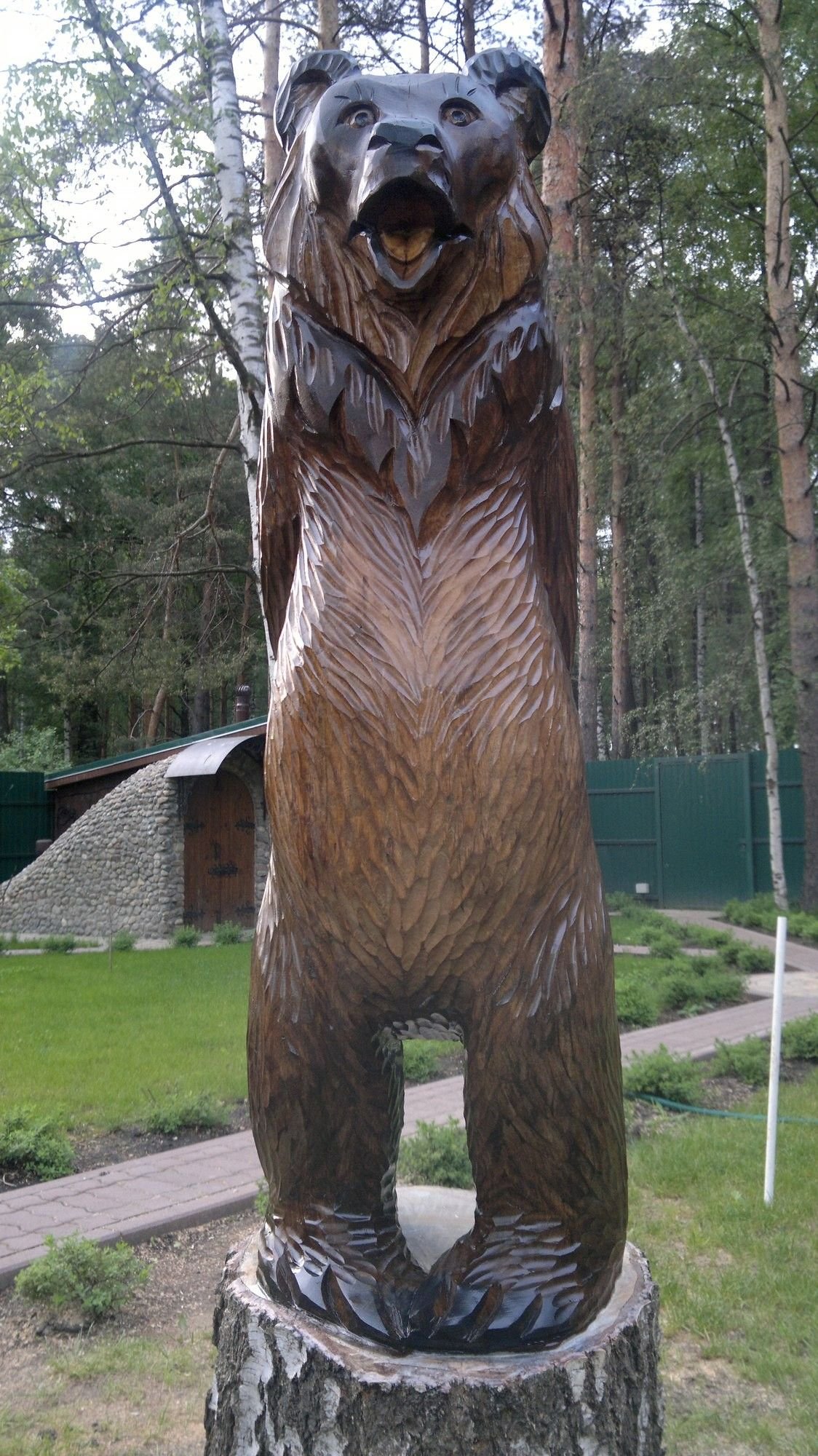 Медвежонок скульптура