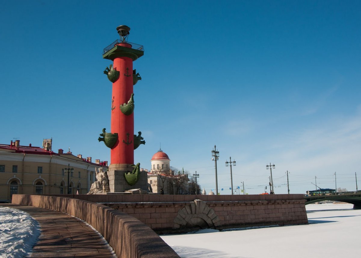Ростральные колонны Санкт-Петербург