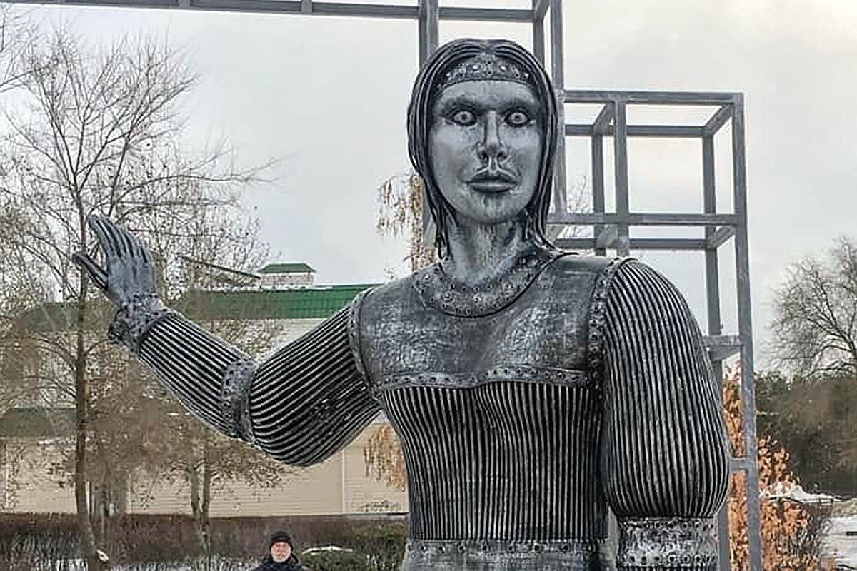 Воронежская Аленка скульптура