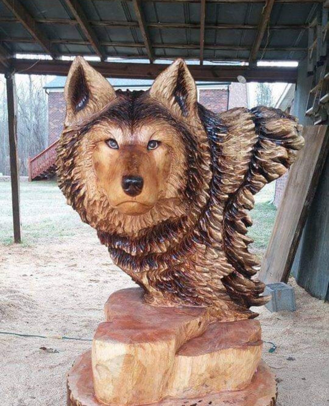 Деревянные фигуры из бревна