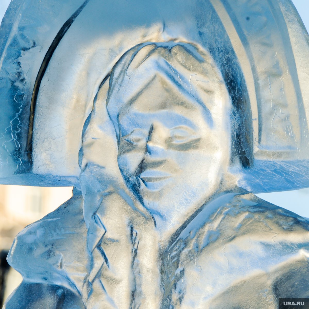Ледяная скульптура снегурочки