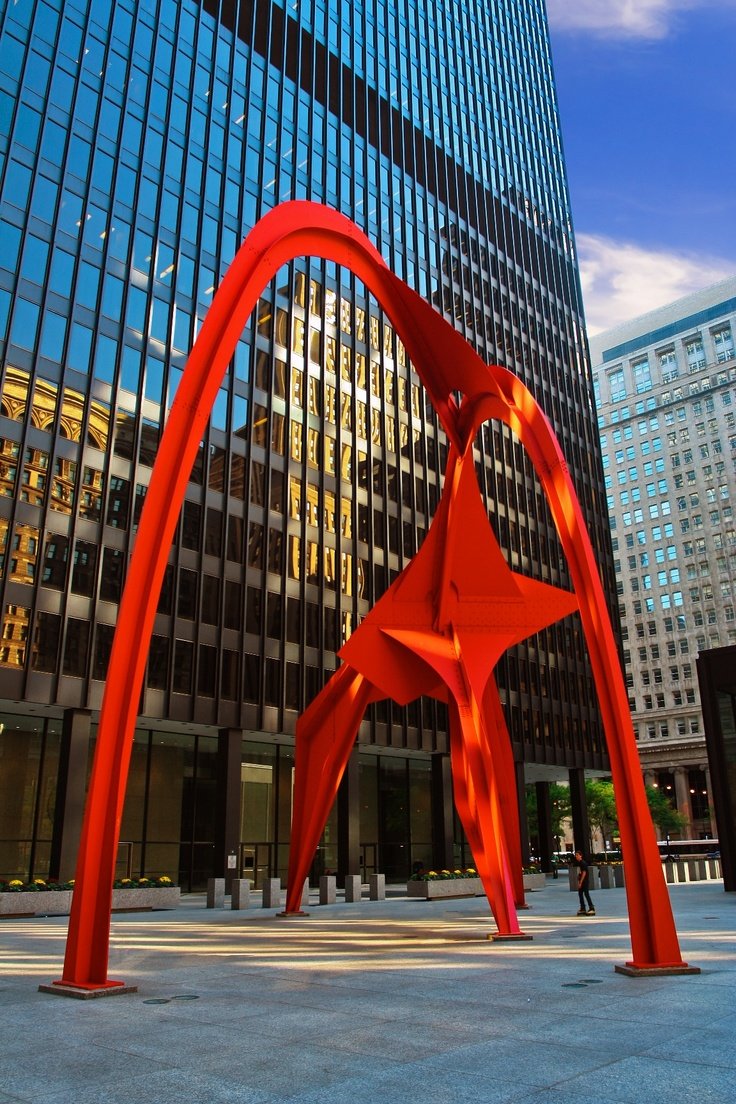 Скульптура «Flamingo» в Чикаго